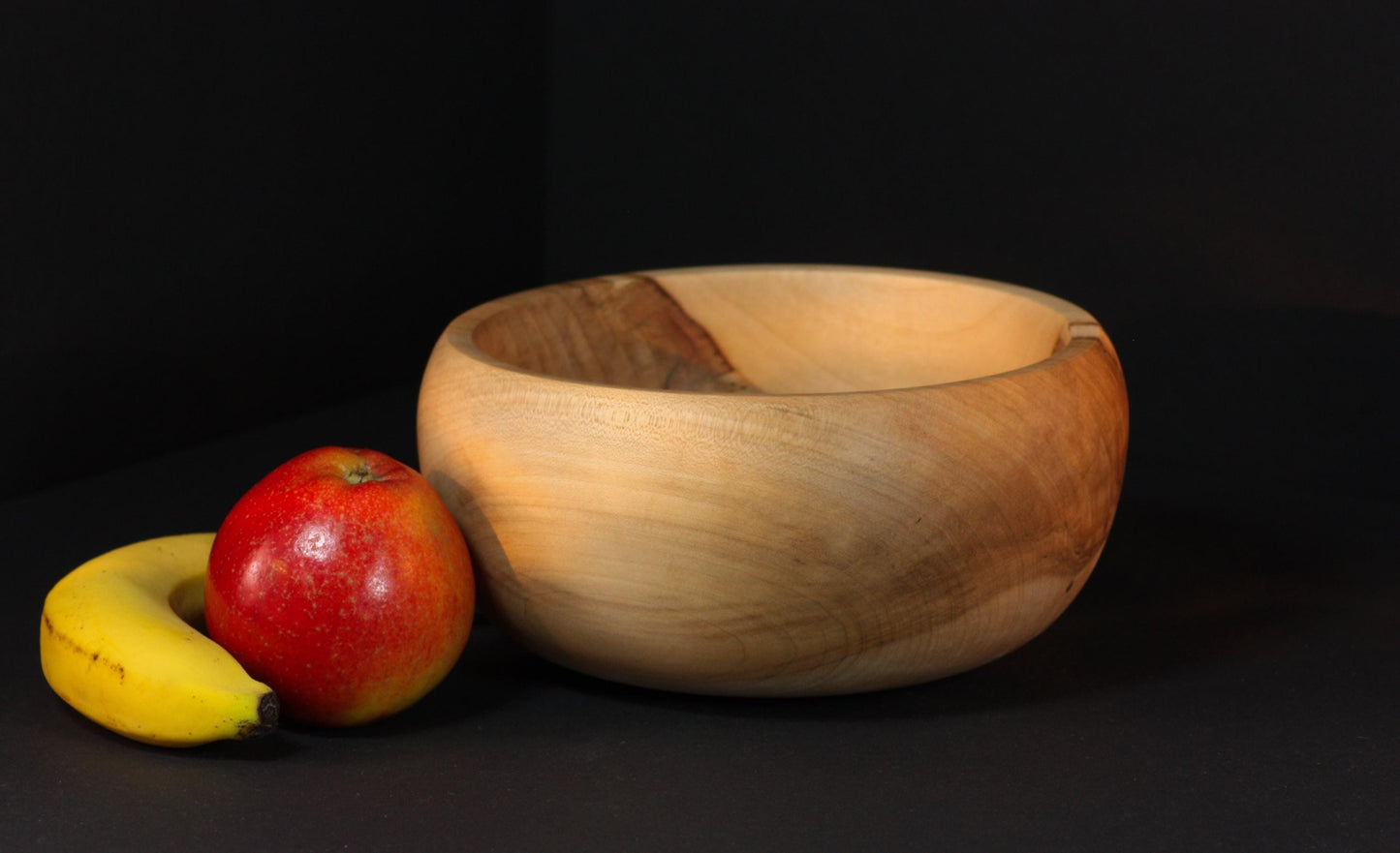 Handgemachte Schale aus Ahornholz