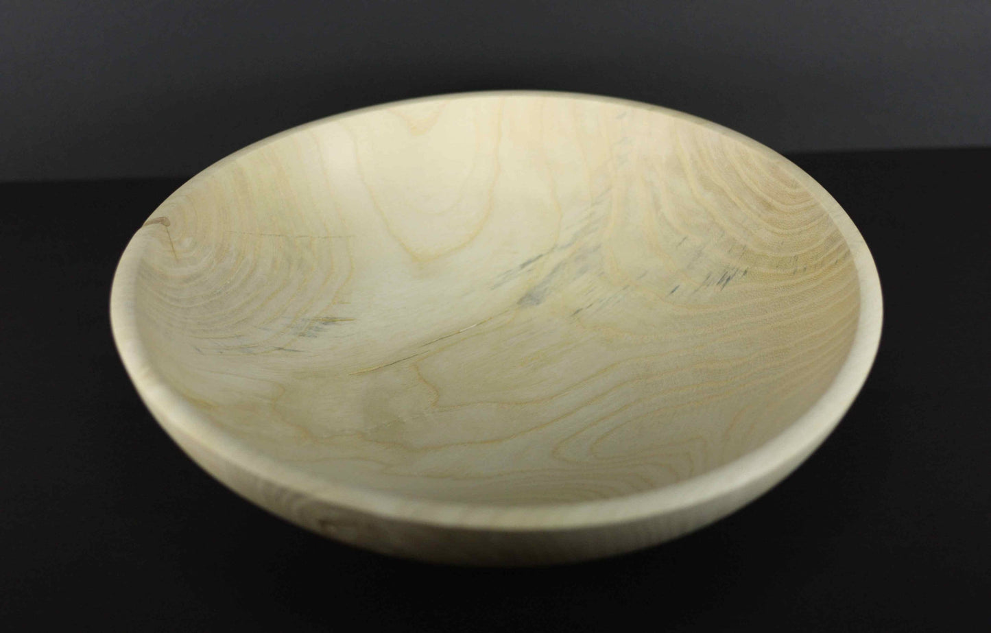 Handgemachte Schüssel aus Götterbaum