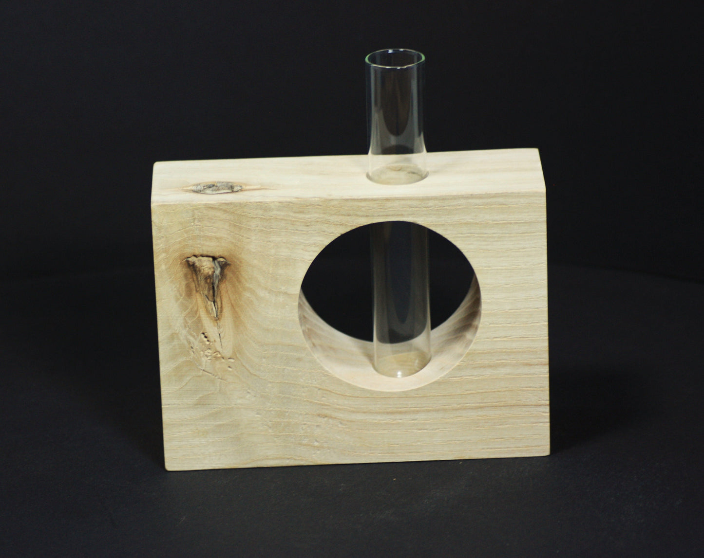 Vase aus Eschenholz