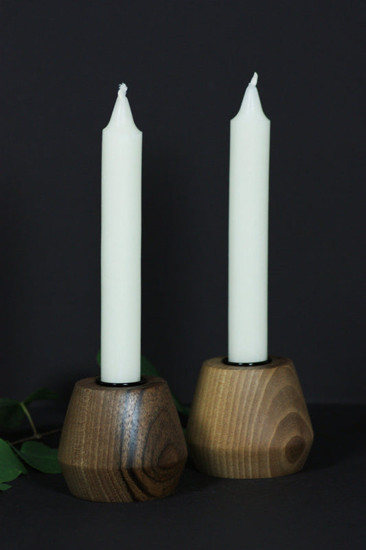 2 Tischleuchter/Kerzenständer Walnussholz