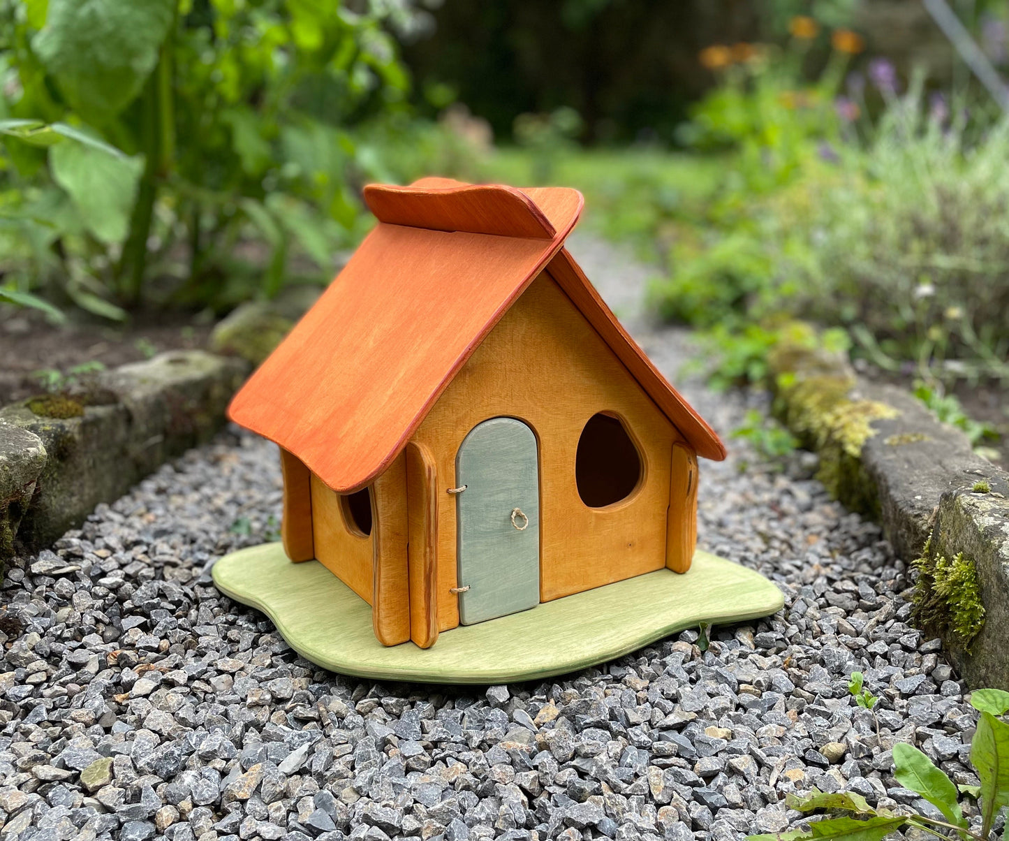 Zwergenhütte, Puppenstube lasiert