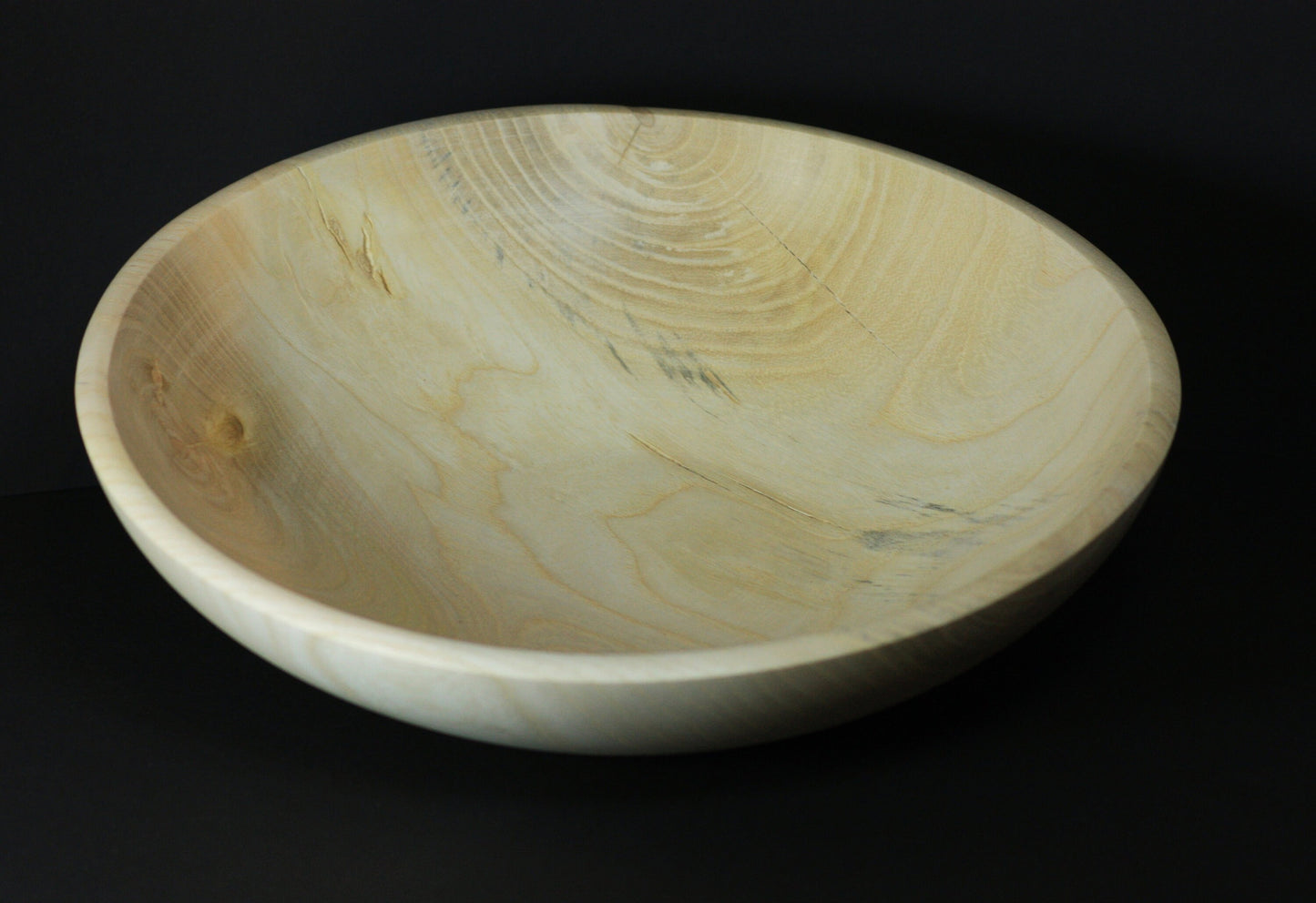 Handgemachte Schüssel aus Götterbaum