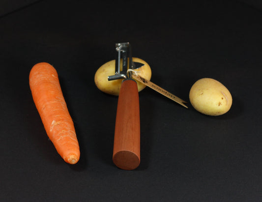 Pendelschäler mit Birnenholz