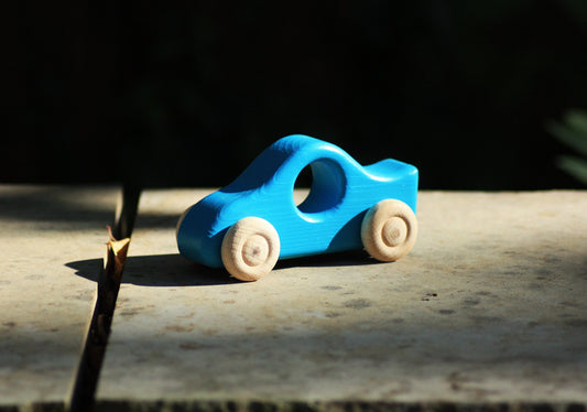 Holzauto Türkis