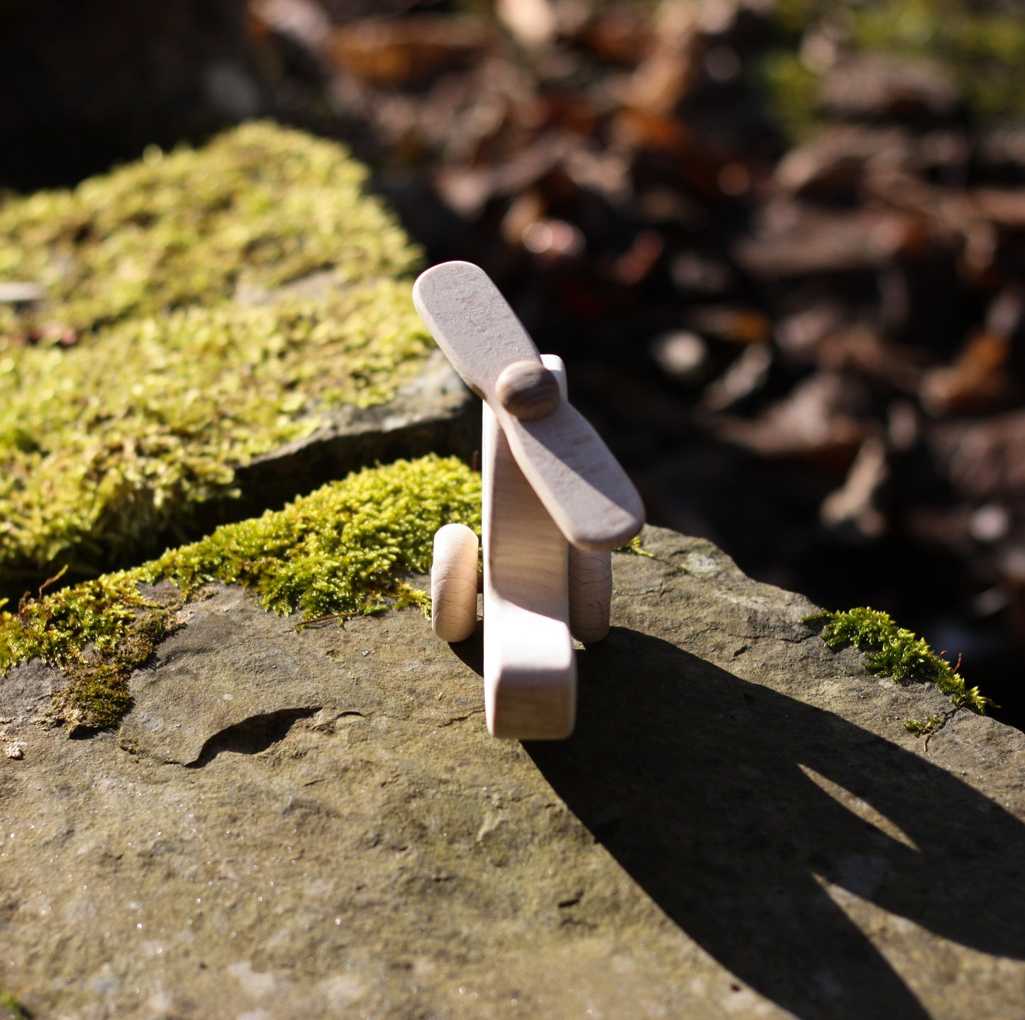 Holzspielzeug Hubschrauber aus Ahorn & Buche