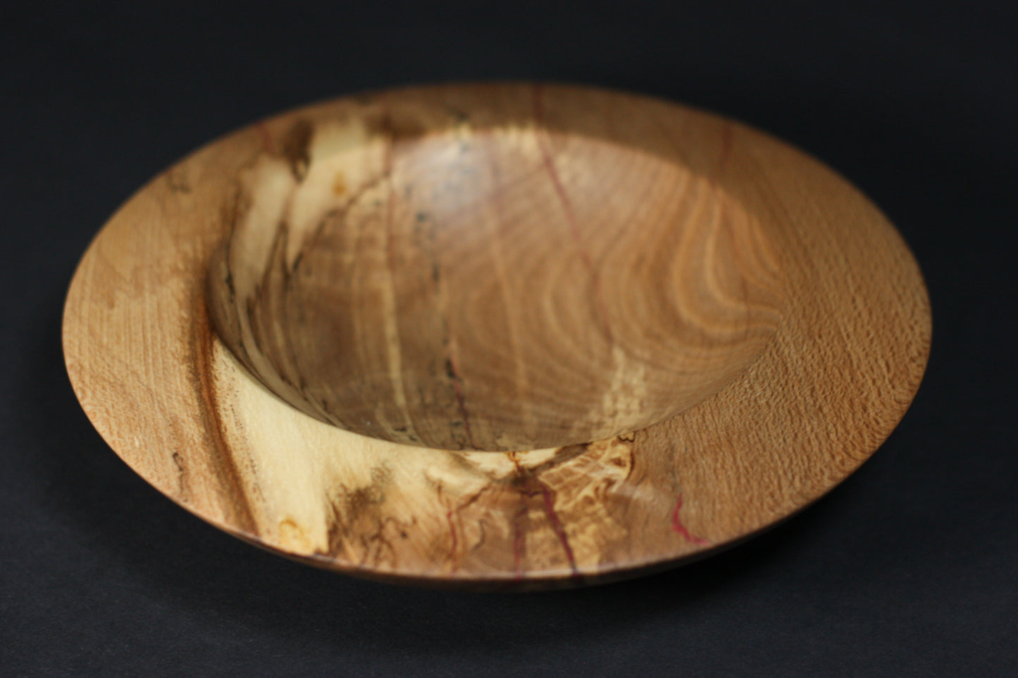 Handgemachte Schale aus Buchenholz