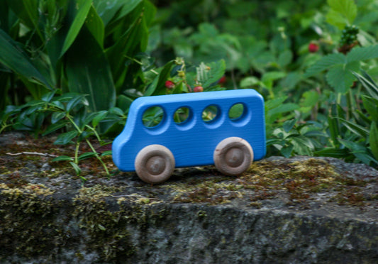 Holz-Bus Himmelblau