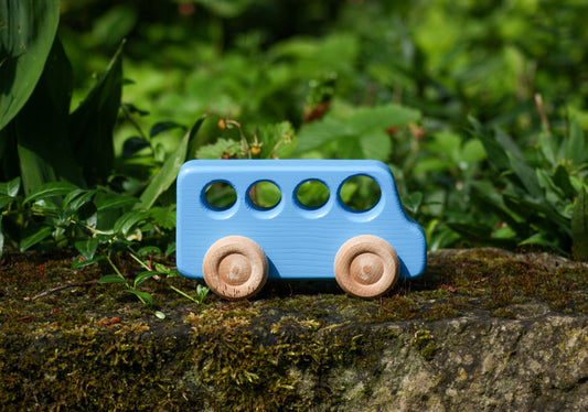 Holz-Bus Himmelblau