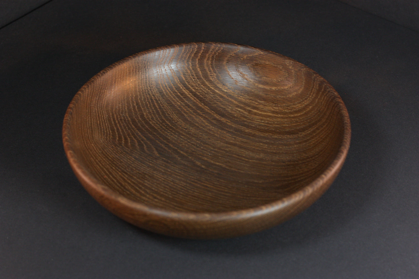 Handgedrechselte Eichenholzschale geräuchert