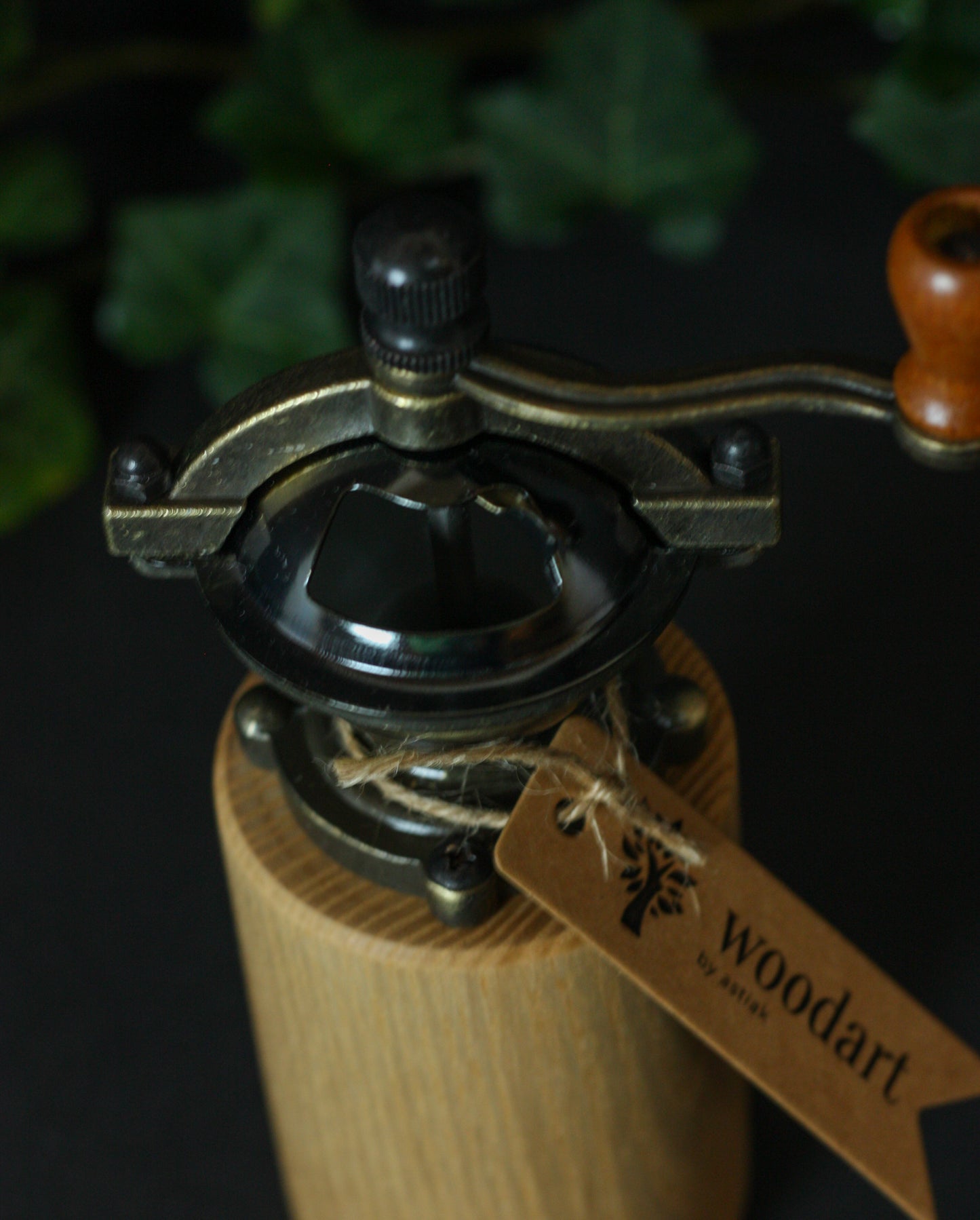 Salz- und Pfeffermühle aus Eschenholz