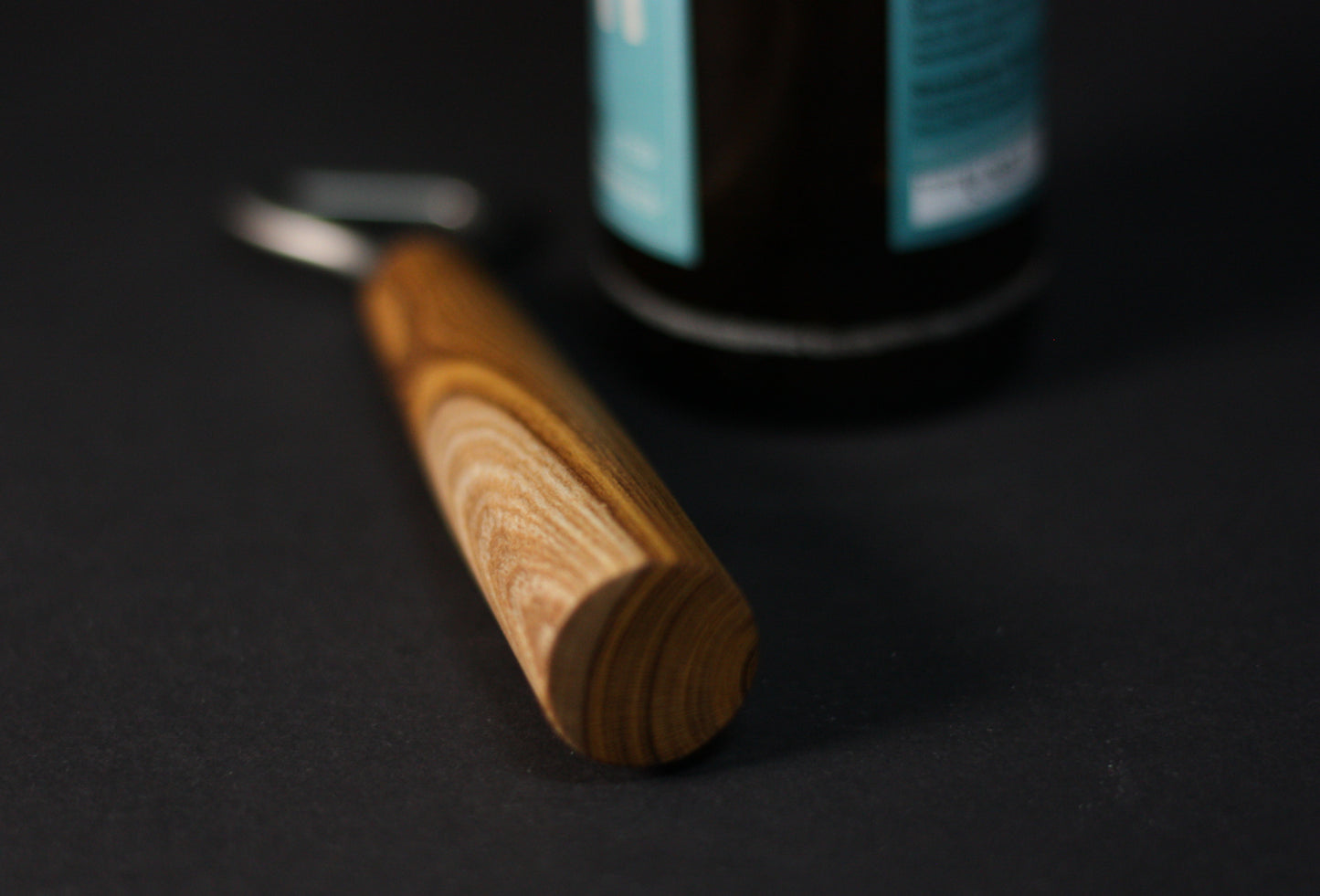 Design Flaschenöffner/Kapselheber mit Goldregenholz