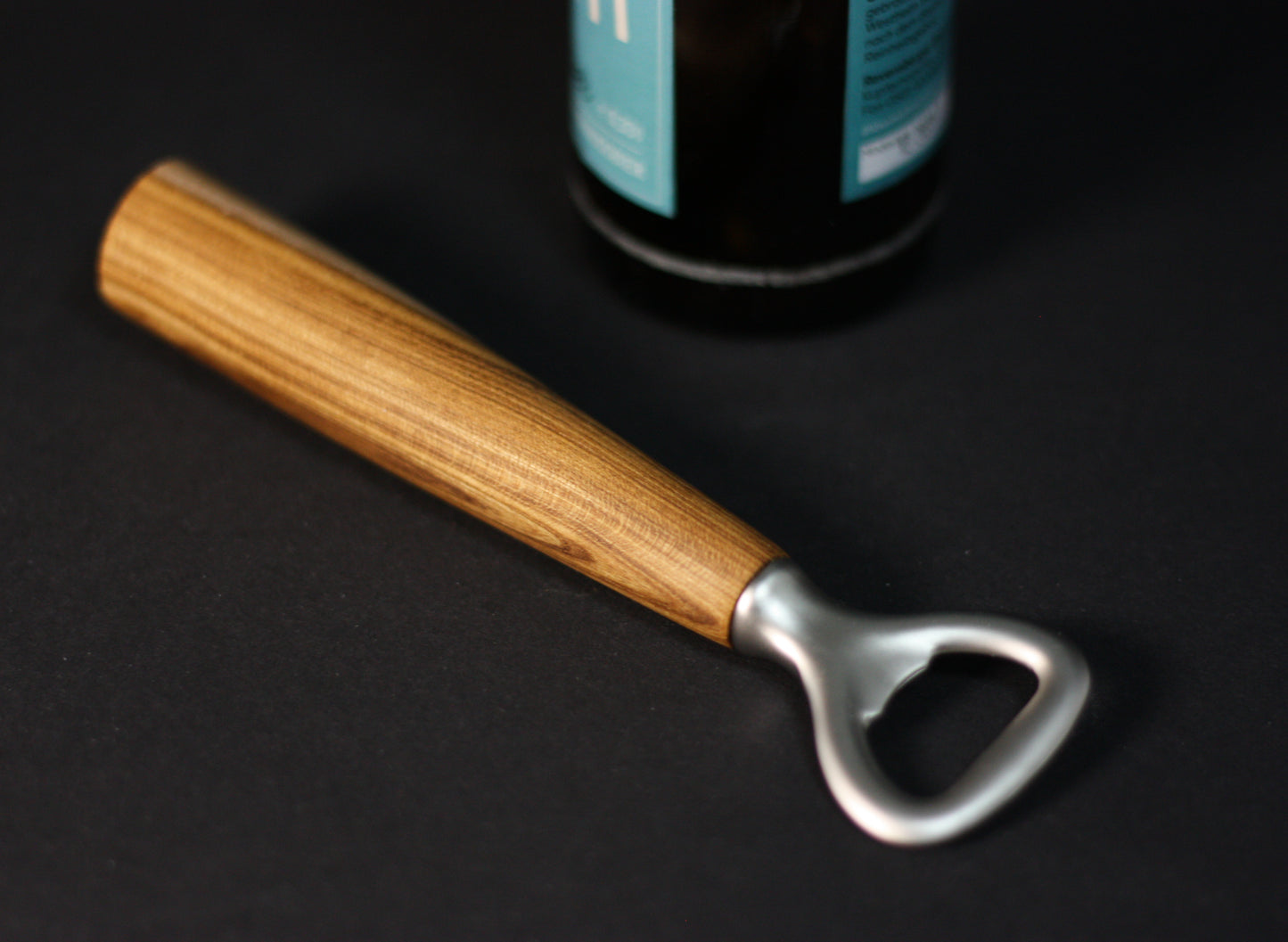 Design Flaschenöffner/Kapselheber mit Goldregenholz