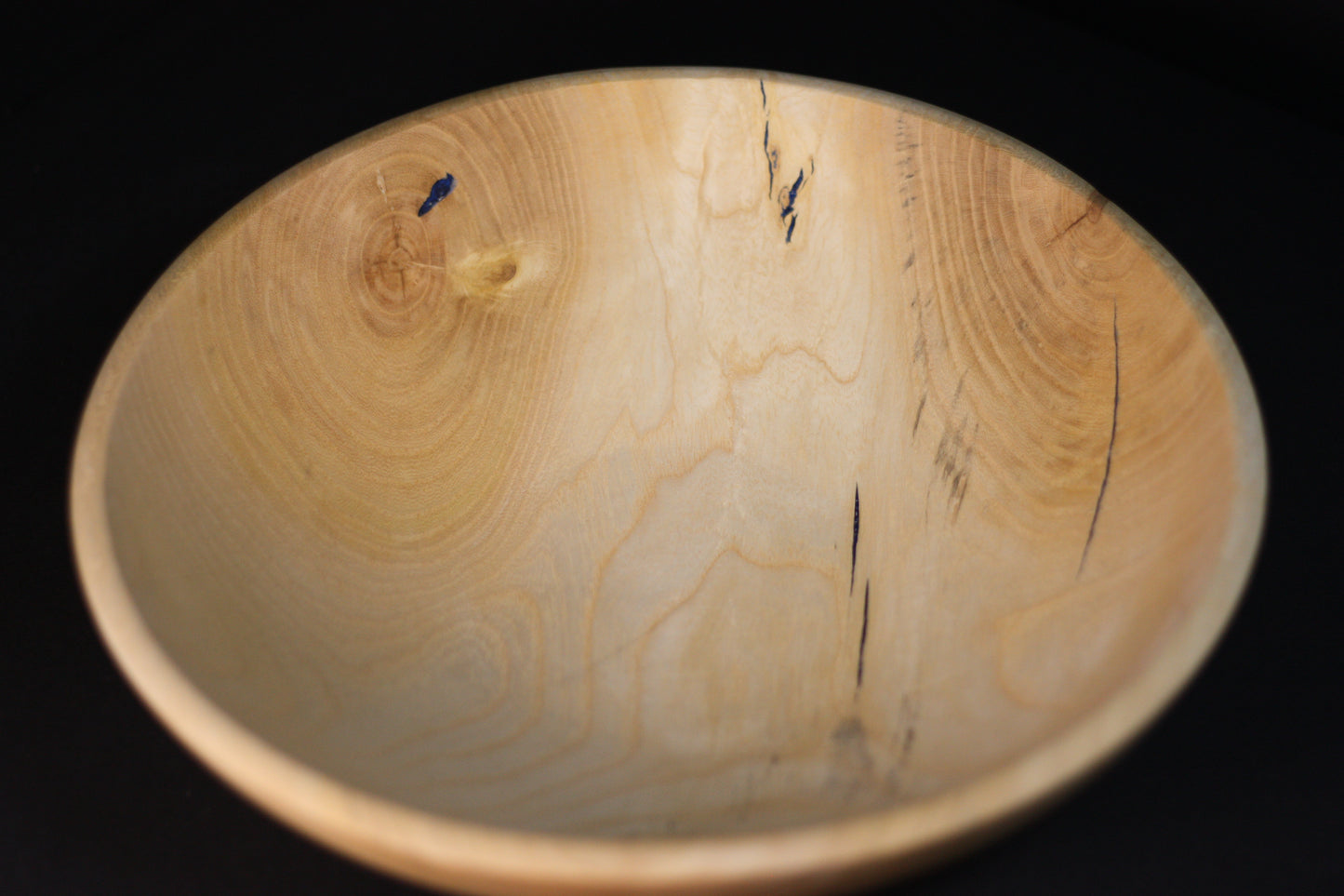 Handgemachte Schale aus Götterbaum