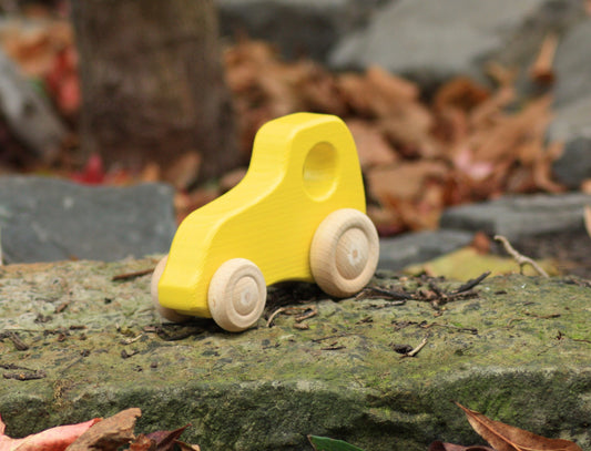 Holz-Traktor Gelb
